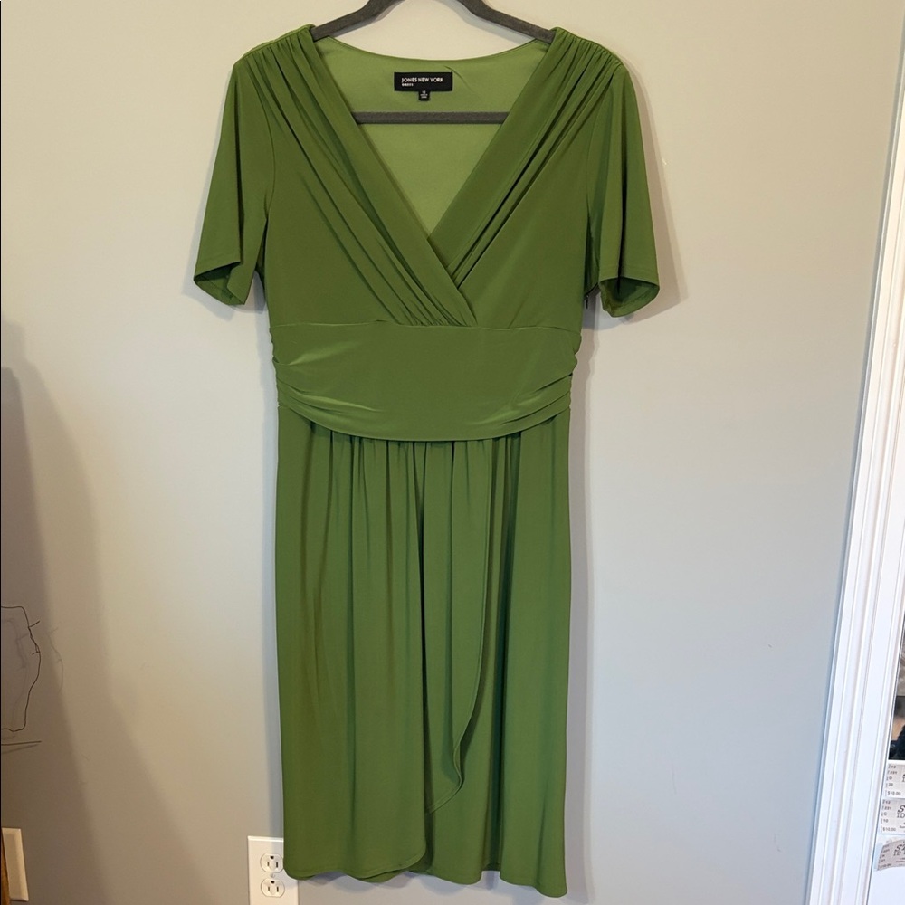 Like new Jones New York Olive Green Empire Waistband Tulip Wrap Midi Dress